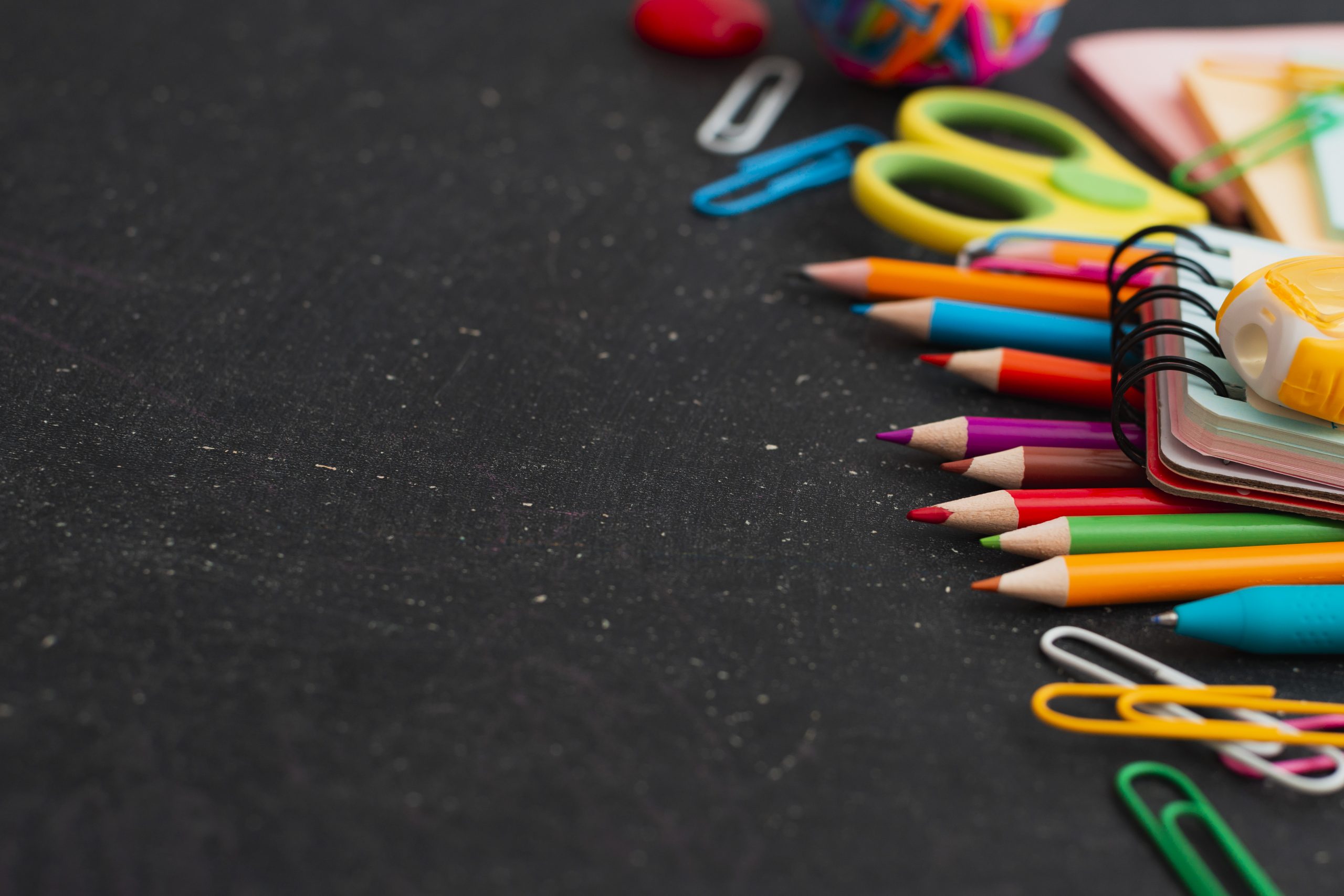 OAB Guarapuava é parceira de campanha que arrecada material escolar